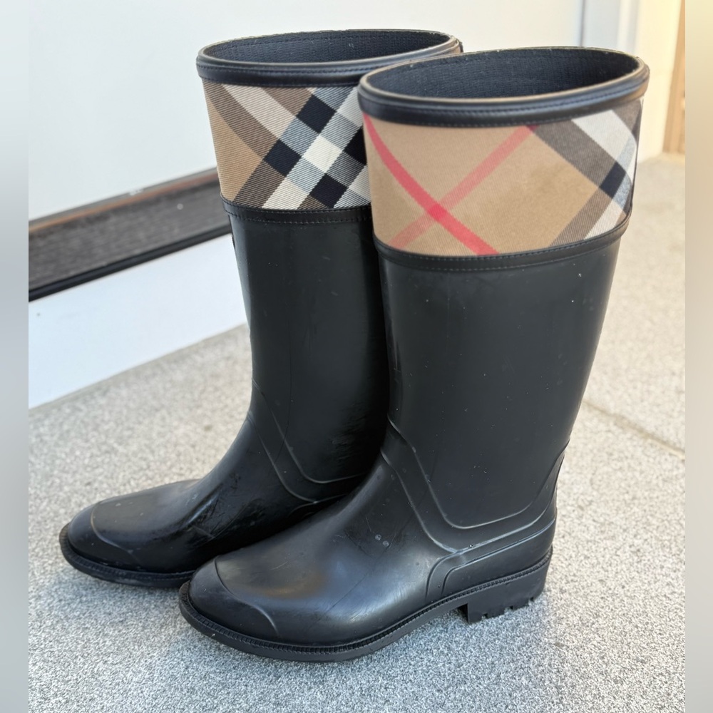 Burberry Women's Rain Boots - Crosshill Housecheck - Picture 3 of 9